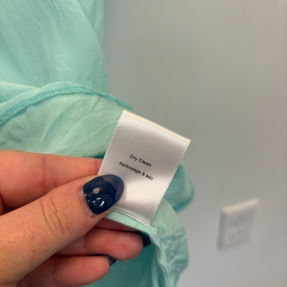 Aritzia Babaton Phillip Silk Top - Picture 9 of 10